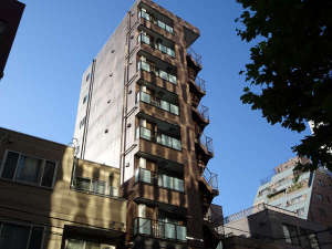 「浅草エイト」の２０１８年１１月新築のコンドミニアムホテル、１フロア１部屋の広いお部屋です。駅近、徒歩４分の好立地