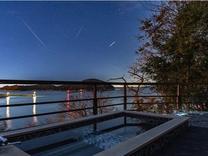 「巡りの宿　夕波」のバルコニーから見える満天の星空