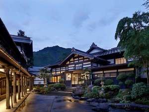 「ryugon(龍言)」の四季を通じて雪国を感じる古民家ホテル　　ryugon