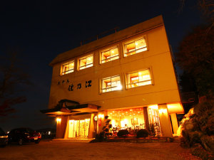 「桜と欅の宿ホテル住乃江」の【#外観】木々に囲まれた高台に位置する住乃江。明るい名物館主がお迎え致します。