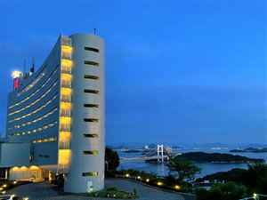 「倉敷せとうち児島ホテル」の瀬戸内海を見渡す夕景をぜひご覧ください