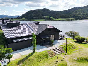 「ＨＥＫＩＳＵＩＥＮ」の久美浜湾が眼前に広がる絶景宿