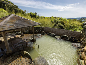 【露天風呂-奥岳温泉】褐色のにごり湯が特徴！疲労回復にも効果があり、身体の芯から温まる天然温泉です