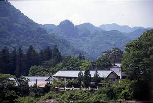 「日光東観荘」の全景