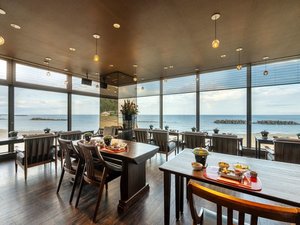 【レストラン】海に囲まれたレストラン！海を眺めながら朝食を♪