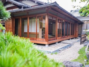 「ＨＡＮＡＲＥ屋」の外観