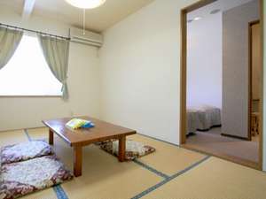 独立した２部屋がある和洋室はシャワールームも付いている