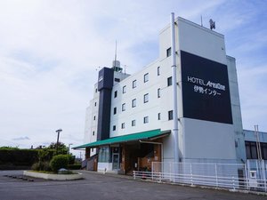 「ホテルエリアワン伊勢インター」の外観（看板リニューアル）