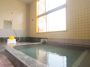 天然の赤倉温泉で旅の疲れを癒やしてください。「美肌の湯」とも名高い名湯です。
