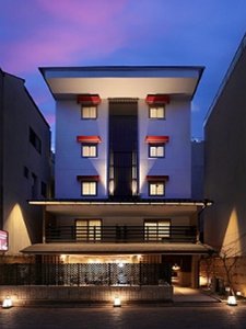 「祇園クリスタルホテル」の外観