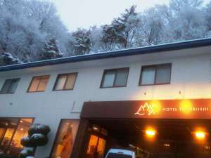 「素泊まりの宿　ホテル尖石（とがりいし）」の【外観】寒くもあり美しくもある茅野の冬。冬山登山、スキーなどの拠点にご利用ください。