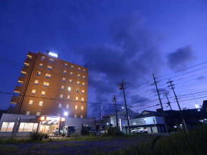 「アパホテル〈西舞鶴駅前〉」の外観