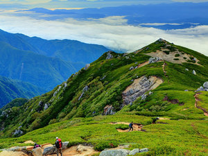 **周辺観光/中央アルプス・空木岳の下りから見る伊那谷の雲海と八ヶ岳遠望