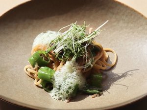 【ある日の夕食一例／季節のパスタ】北海道の海の幸や野菜を使い、出汁にもこだわったやさしい味わいです。