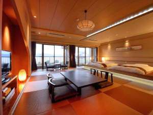 【レイクビュースイート】和洋室55平米当館自慢の部屋。琉球畳の和モダン部屋。諏訪湖を一望。