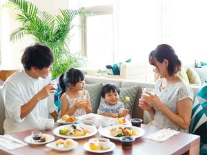 【朝食イメージ】県産野菜などの素材を活かした沖縄創作料理でおもてなし