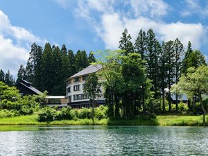 「雪のふるさと　変若水の湯　つたや」の*外観