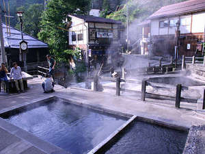 ［麻釜/おがま］野沢温泉の中心的な源泉地。野沢温泉の台所とも言われています。当館から徒歩5分