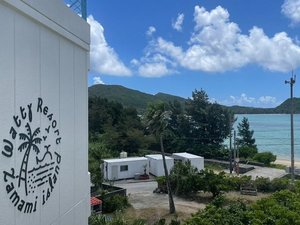 「ＫｅｒａｍａＢｌｕｅＲｅｓｏｒｔ」の座間味島阿佐地区にたたずむKerama Blue Resort