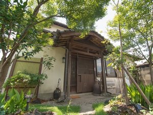 「山鹿師蔵」の玄関