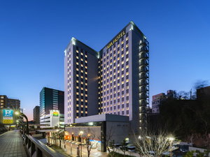 「アパホテル〈京成成田駅前〉」のホテルの外観です。