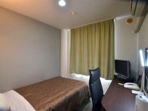 シングルルーム　全米ホテルシェアNo.1のサータ社ポケットコイルベッドを使用！空気清浄器も完備！