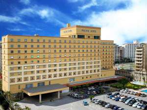「パシフィックホテル沖縄」のパシフィックホテル沖縄へようこそ。駐車場無料にてご提供しております。約350台完備！