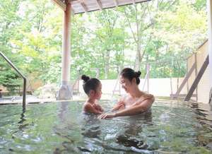 【鹿沢温泉・雲井の湯】四季折々の景色が楽しめる露天風呂