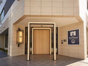 「MONday　Apart　Premium銀座新富町※旧GATESTAY　Premium銀座新富町」のエントランス