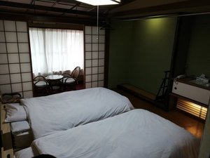 和室に低めのベッド