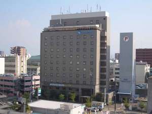 「スカイホテル」の★JR松山駅より徒歩3分　敷地内に立体＆平面駐車場あり