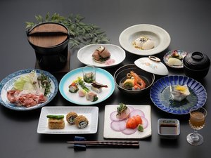 *夕食一例/春メニュー（2024）季節の食材にこだわった見た目も華やかな和食膳