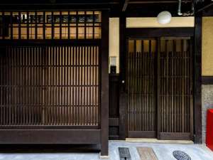 「町家レジデンスイン　京宿庵なでしこ白川」の京都の趣ある町家（町屋）一棟貸しの古民家宿。リラックスできる静かな立地。