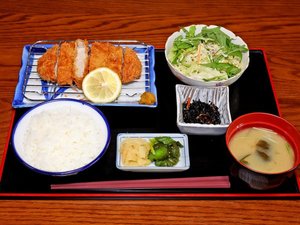 地元埼玉入間の食材を使った夕食一例1,200円(時期や仕入により変わります)