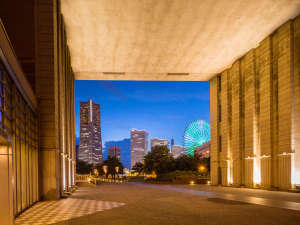 ■外観■みなとみらいの夜景を建物越しにお楽しみ頂けます。