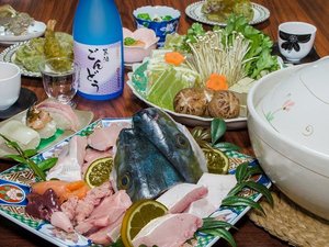 【お食事一例】元漁協の仕切り人である主人が選んだ魚を目の前でさばきます