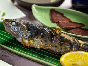 *【ヤマメの塩焼き】当館の生簀から掬った獲れたてのヤマメを塩焼きでお召し上がりください。