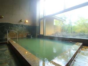 【大浴場】旅の疲れを癒してくれる天然温泉