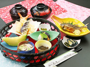 【#夕食一例-スタンダード】旬の食材をふんだんに使った和食膳は福島の美味しいが詰まっています★