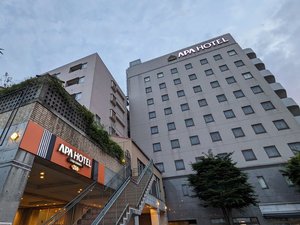 「アパホテル＜富士中央＞」のホテル正面