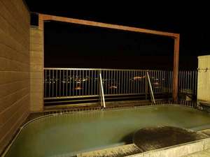 夜には満点の星空の下温泉を満喫できます☆■ホテル屋上「展望露天風呂」■