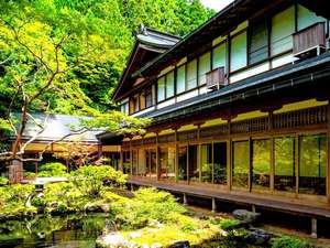 「高野山　宿坊　龍泉院」の庭園一例