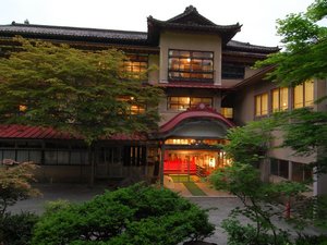 日本百名湯 日本一深い天然自噴岩風呂を有す秘湯宿 藤三旅館