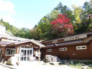 「然別峡　かんの温泉」の全景