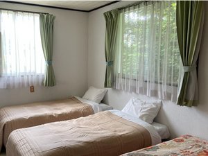 和洋室1-4名さまお部屋ユニットバスつきB