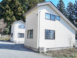 一戸建ロフトハウスの建物です。同じく2棟ございます。