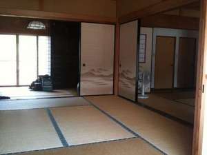 和室のお部屋です。男性部屋、女性部屋、カップル、グループ毎に分ける事も可能です。