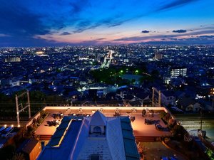 「石切温泉　ホテルセイリュウ」のテラスから眺める大阪平野の絶景