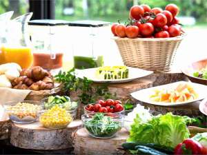 「安曇野穂高ビューホテル」の安曇野の新鮮野菜が中心の健康をテーマにした朝食バイキング