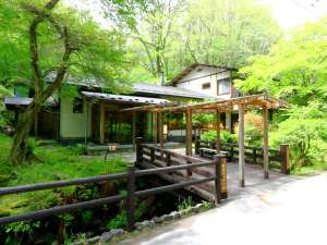「小瀬温泉ホテル」の軽井沢の国有林に佇む閑静な一軒宿「小瀬温泉ホテル」